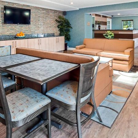 לייקווד Best Western Leisure Inn מראה חיצוני תמונה