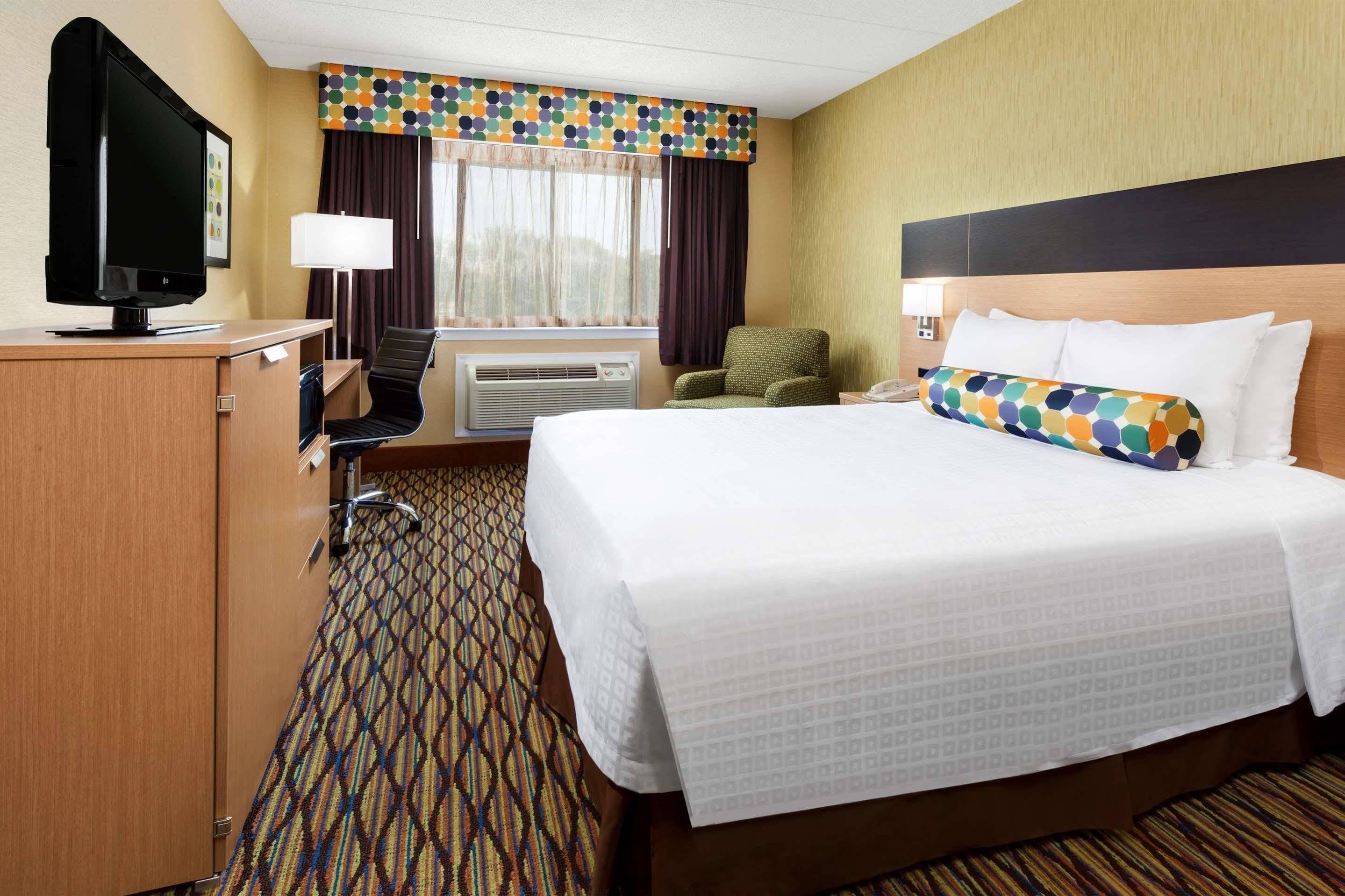 לייקווד Best Western Leisure Inn מראה חיצוני תמונה