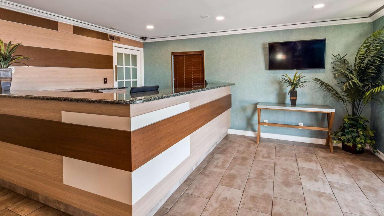 לייקווד Best Western Leisure Inn מראה חיצוני תמונה